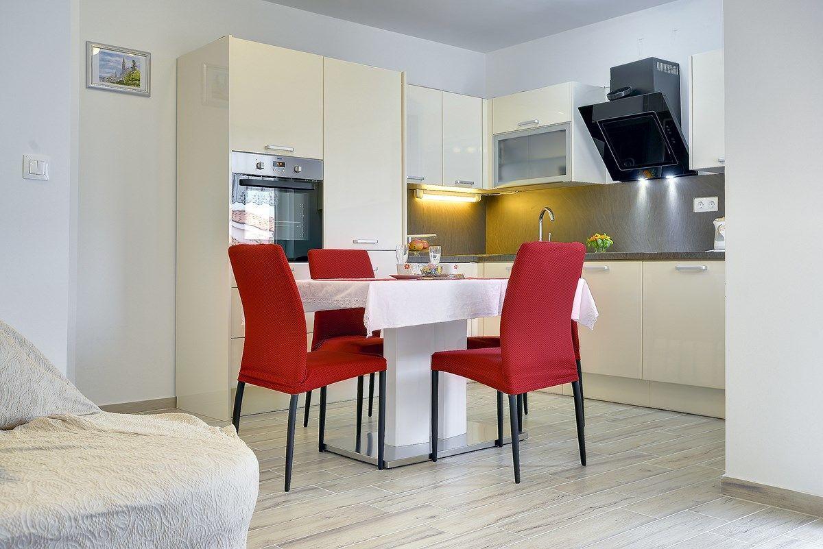 Apartments Elviana พูลา ภายนอก รูปภาพ