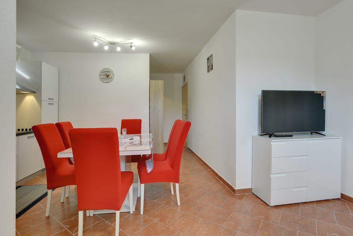 Apartments Elviana พูลา ภายนอก รูปภาพ